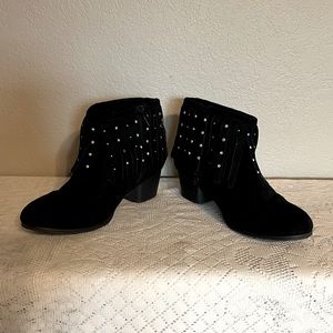 Black Bejeweled Fringe Faux Suede Ankle Boots - Girl’s Size 5, Women’s Size 7